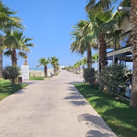 Apartamento Seaside Escape - 50 M To Shore 2 *