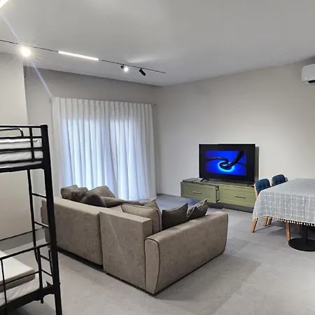 Seaside Escape - 50 M To Shore 2 Golem (Tirana)